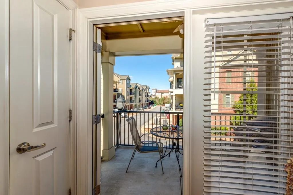 751 Berrydale Drive, Atlanta, Georgia 30328, 2 Bedrooms Bedrooms, ,2 BathroomsBathrooms,Residential,Sold,751 Berrydale Drive,5985507