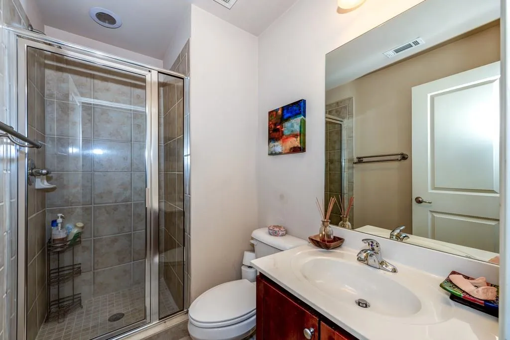 751 Berrydale Drive, Atlanta, Georgia 30328, 2 Bedrooms Bedrooms, ,2 BathroomsBathrooms,Residential,Sold,751 Berrydale Drive,5985507