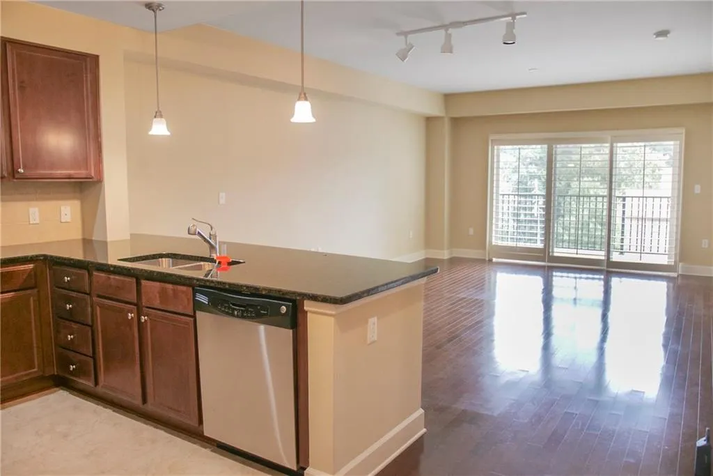 200 River Vista Drive Unit 606, Atlanta, Georgia 30339, 1 Bedroom Bedrooms, ,1 BathroomBathrooms,Residential,Sold,200 River Vista Drive Unit 606,6107045