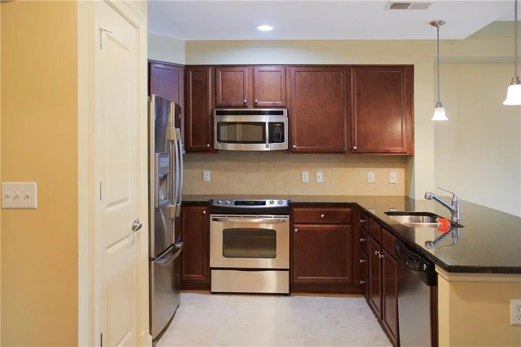 200 River Vista Drive Unit 606, Atlanta, Georgia 30339, 1 Bedroom Bedrooms, ,1 BathroomBathrooms,Residential,Sold,200 River Vista Drive Unit 606,6107045