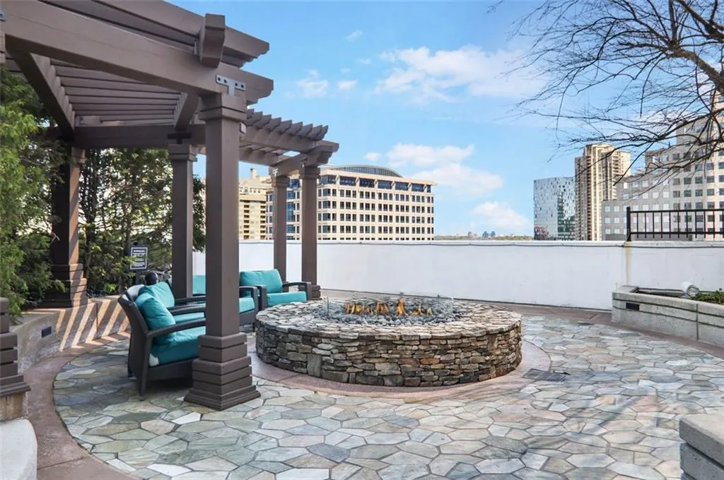 3324 Peachtree Road Ne Unit 2807, Atlanta, Georgia 30326, 1 Bedroom Bedrooms, ,1 BathroomBathrooms,Residential,For Sale,3324 Peachtree Road Ne Unit 2807,7544179