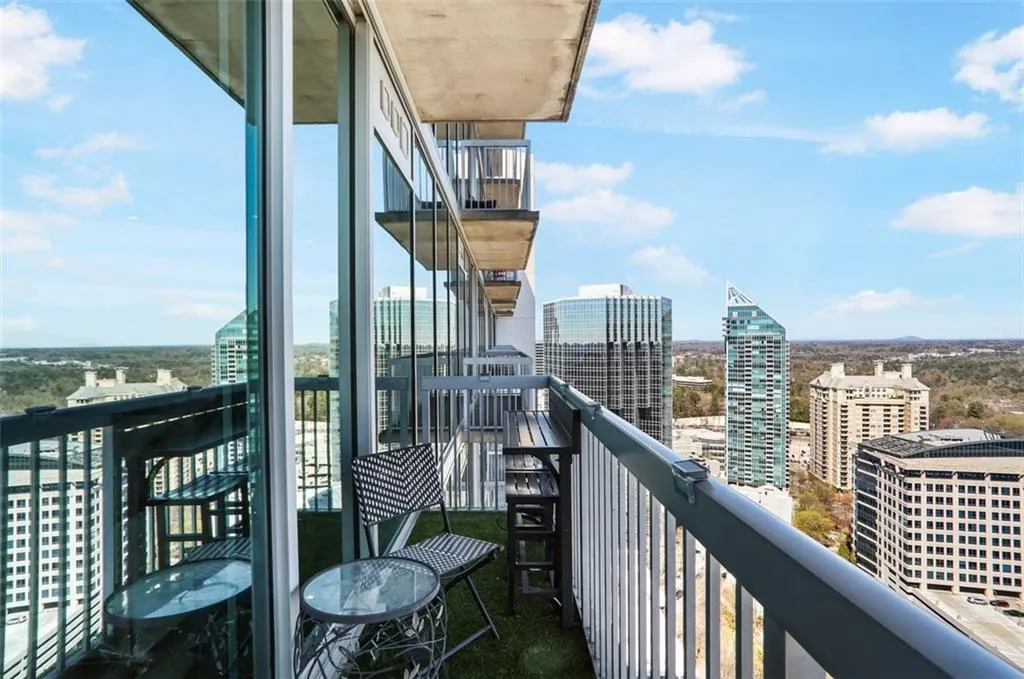 3324 Peachtree Road Ne Unit 2807, Atlanta, Georgia 30326, 1 Bedroom Bedrooms, ,1 BathroomBathrooms,Residential,For Sale,3324 Peachtree Road Ne Unit 2807,7544179