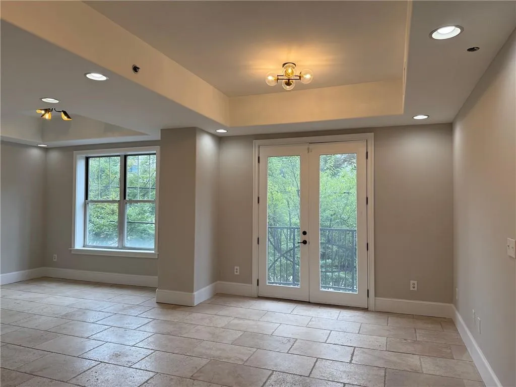 2255 Peachtree Road Ne Unit 322, Atlanta, Georgia 30309, 1 Bedroom Bedrooms, ,1 BathroomBathrooms,Residential,For Sale,2255 Peachtree Road Ne Unit 322,7633688