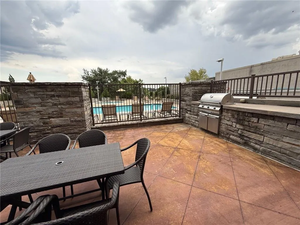2255 Peachtree Road Ne Unit 322, Atlanta, Georgia 30309, 1 Bedroom Bedrooms, ,1 BathroomBathrooms,Residential,For Sale,2255 Peachtree Road Ne Unit 322,7633688