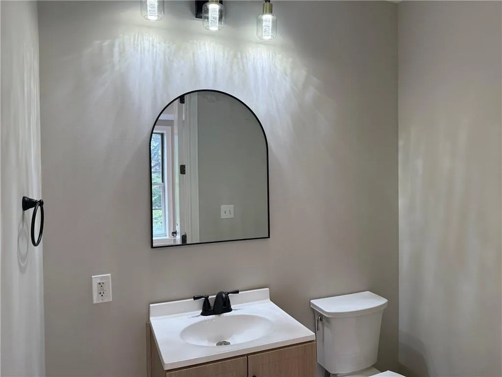 2255 Peachtree Road Ne Unit 322, Atlanta, Georgia 30309, 1 Bedroom Bedrooms, ,1 BathroomBathrooms,Residential,For Sale,2255 Peachtree Road Ne Unit 322,7633688
