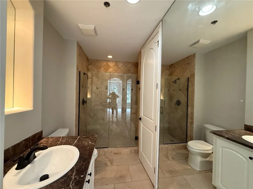 2255 Peachtree Road Ne Unit 322, Atlanta, Georgia 30309, 1 Bedroom Bedrooms, ,1 BathroomBathrooms,Residential,For Sale,2255 Peachtree Road Ne Unit 322,7633688