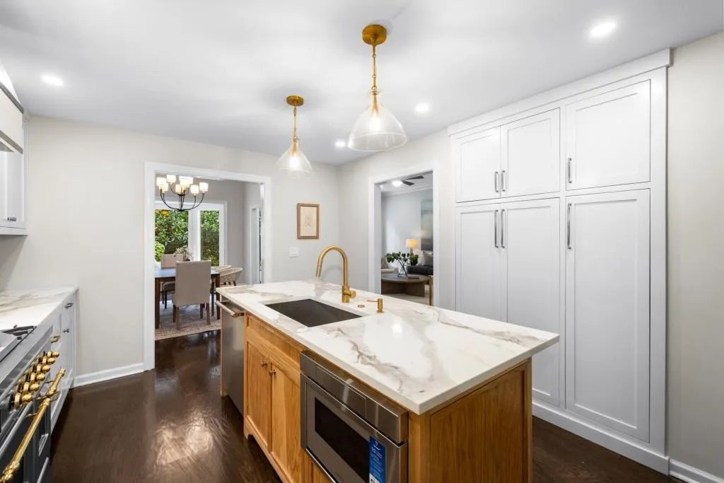 650 Moores Mill Road Nw Unit 11, Atlanta, Georgia 30327, 3 Bedrooms Bedrooms, ,2 BathroomsBathrooms,Residential,For Sale,650 Moores Mill Road Nw Unit 11,7637409