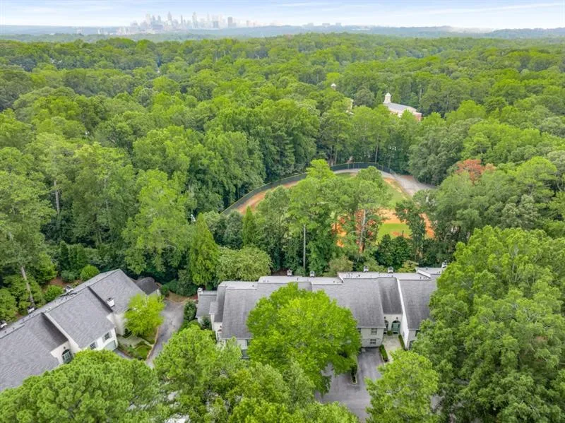 650 Moores Mill Road Nw Unit 11, Atlanta, Georgia 30327, 3 Bedrooms Bedrooms, ,2 BathroomsBathrooms,Residential,For Sale,650 Moores Mill Road Nw Unit 11,7637409