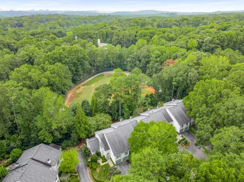 650 Moores Mill Road Nw Unit 11, Atlanta, Georgia 30327, 3 Bedrooms Bedrooms, ,2 BathroomsBathrooms,Residential,For Sale,650 Moores Mill Road Nw Unit 11,7637409