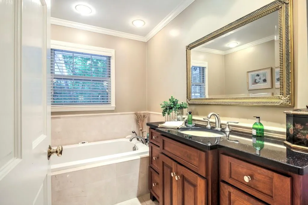 480 Franklin Road Ne, Atlanta, Georgia 30342, 5 Bedrooms Bedrooms, ,3 BathroomsBathrooms,Residential,Sold,480 Franklin Road Ne,5902391