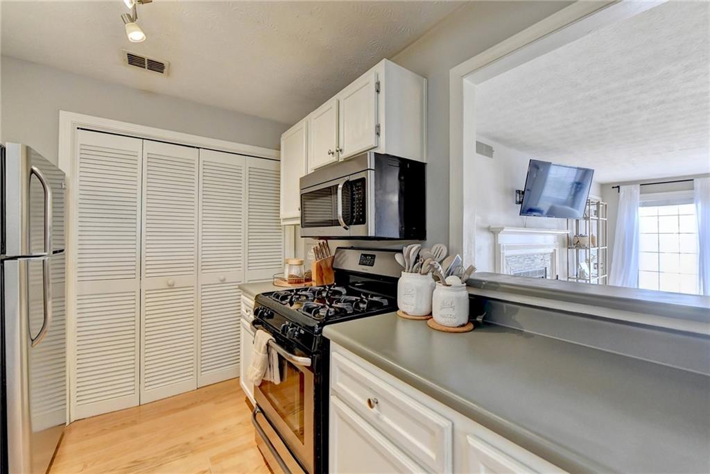 207 Gettysburg Place, Sandy Springs, Georgia 30350, 2 Bedrooms Bedrooms, ,2 BathroomsBathrooms,Residential,Sold,207 Gettysburg Place,7343227