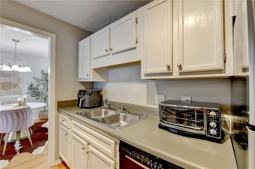 207 Gettysburg Place, Sandy Springs, Georgia 30350, 2 Bedrooms Bedrooms, ,2 BathroomsBathrooms,Residential,Sold,207 Gettysburg Place,7343227