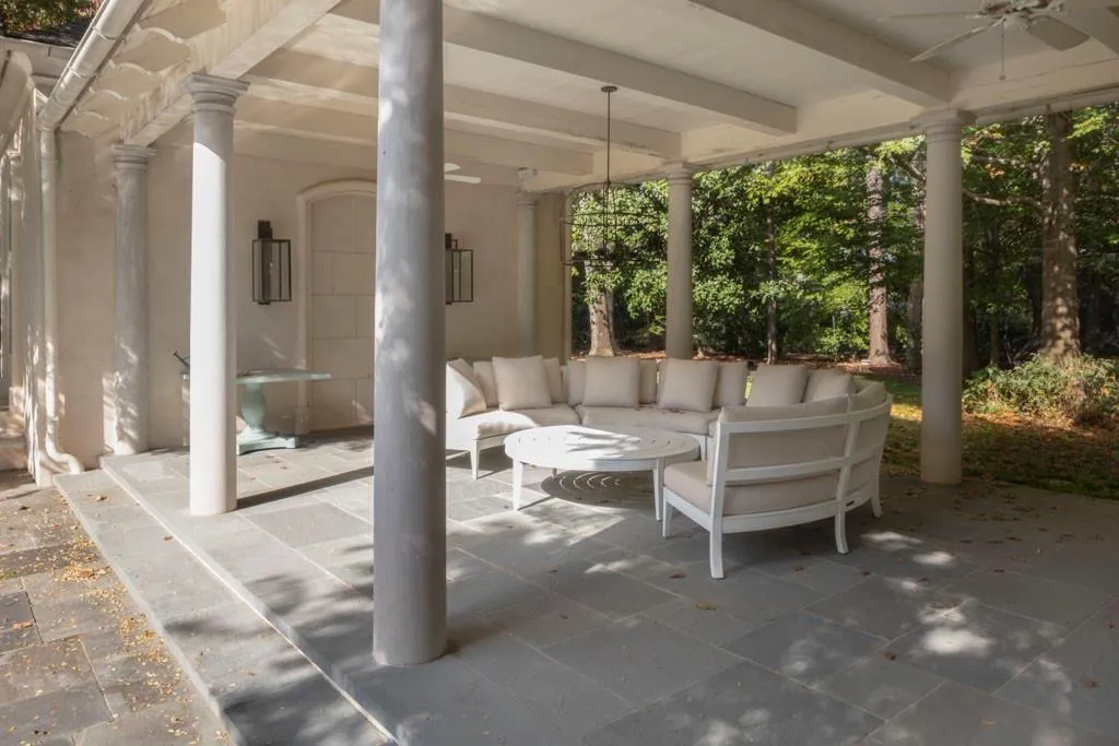 Pool cabana covered patio