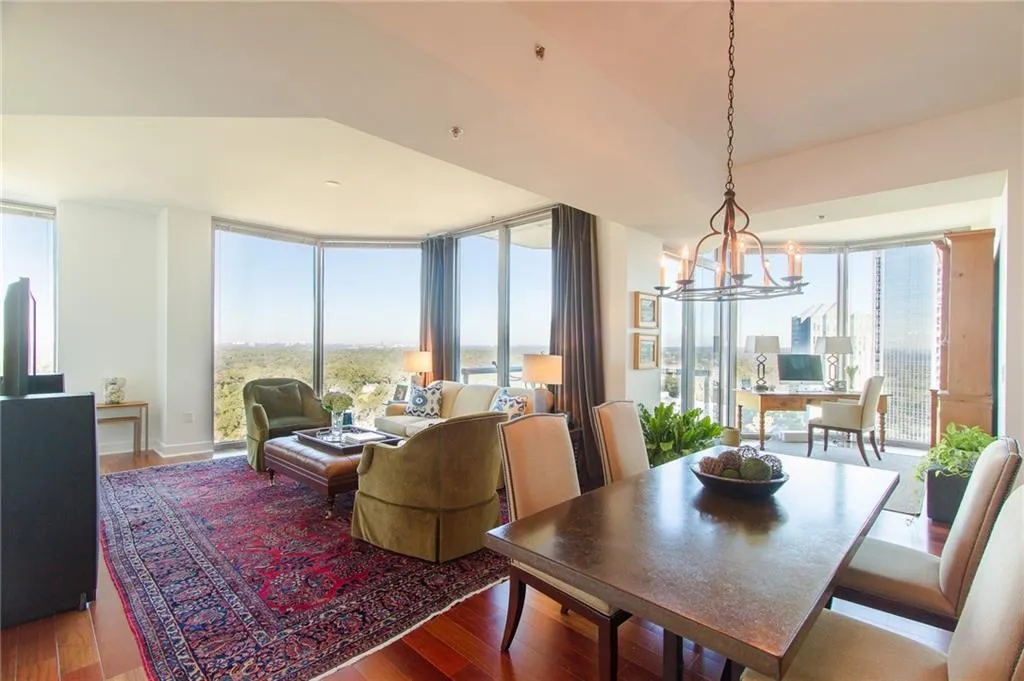 2795 Peachtree Road Ne Unit 2001, Atlanta, Georgia 30305, 2 Bedrooms Bedrooms, ,2 BathroomsBathrooms,Residential,Sold,2795 Peachtree Road Ne Unit 2001,5610716