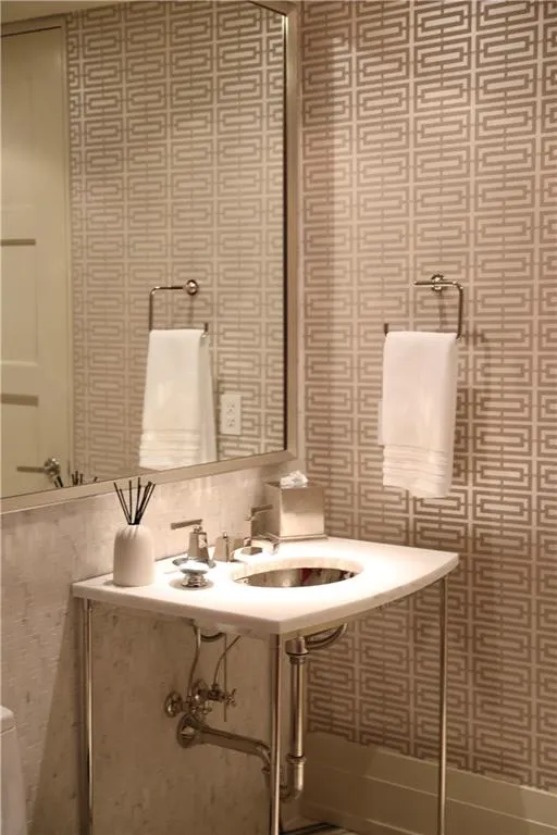 Bathroom with sink