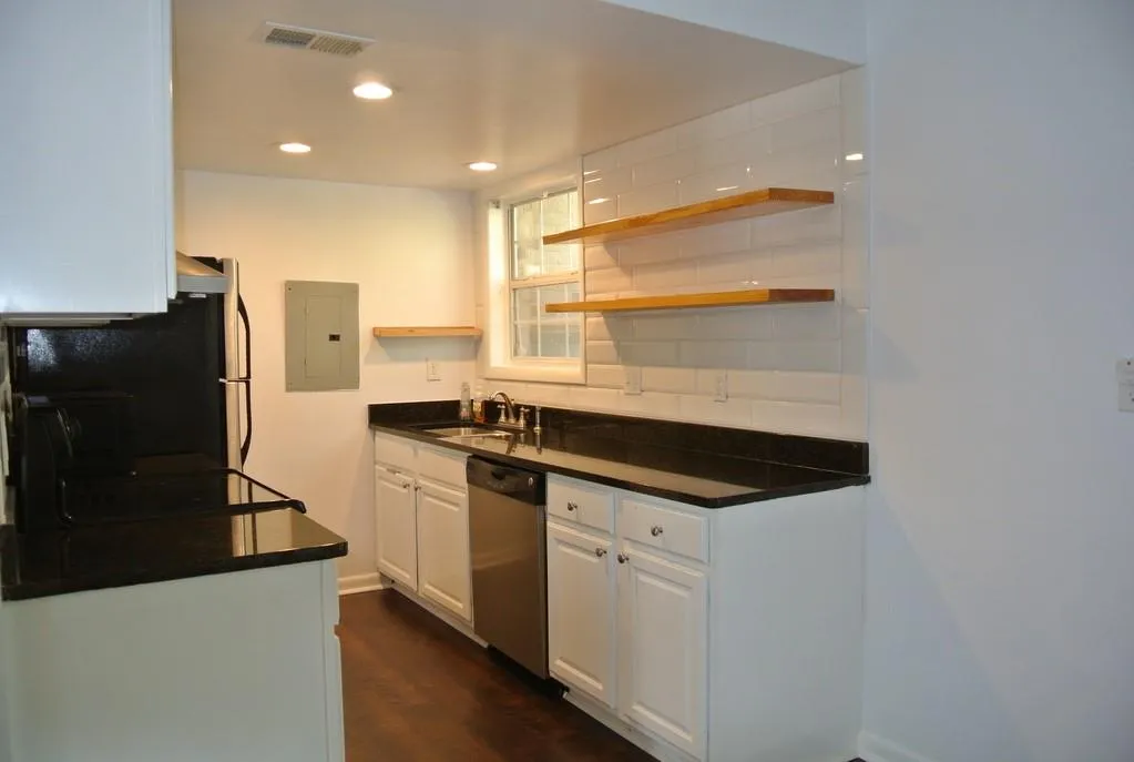 6900 Ne Roswell Road Ne Unit N3, Atlanta, Georgia 30328, 2 Bedrooms Bedrooms, ,2 BathroomsBathrooms,Residential,Sold,6900 Ne Roswell Road Ne Unit N3,6524789