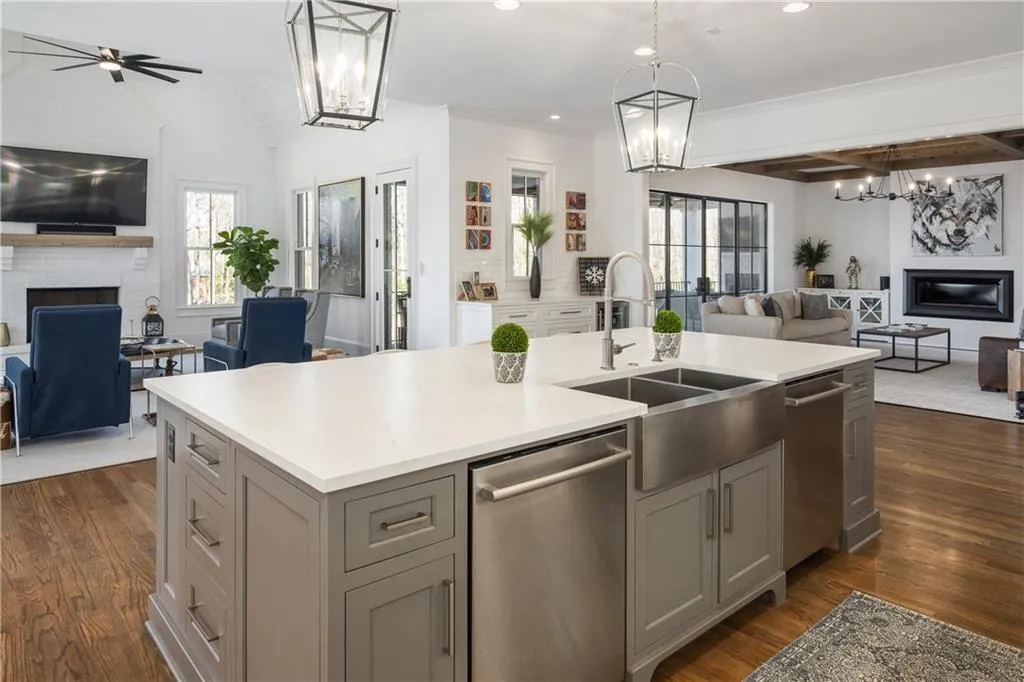 5720 Riverside Drive, Atlanta, Georgia 30327, 7 Bedrooms Bedrooms, ,7 BathroomsBathrooms,Residential,Sold,5720 Riverside Drive,6826879