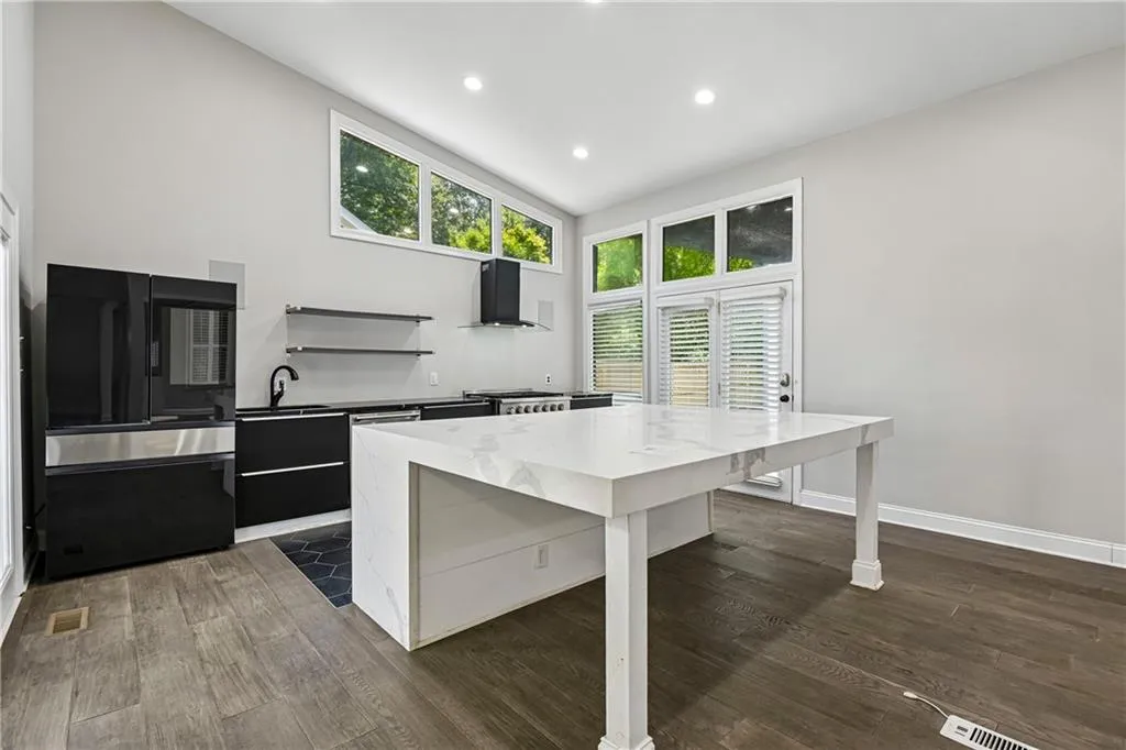 215 Camden Road Ne, Atlanta, Georgia 30309, 4 Bedrooms Bedrooms, 0 ,3 BathroomsBathrooms,Residential,For Sale,215 Camden Road Ne,7764081