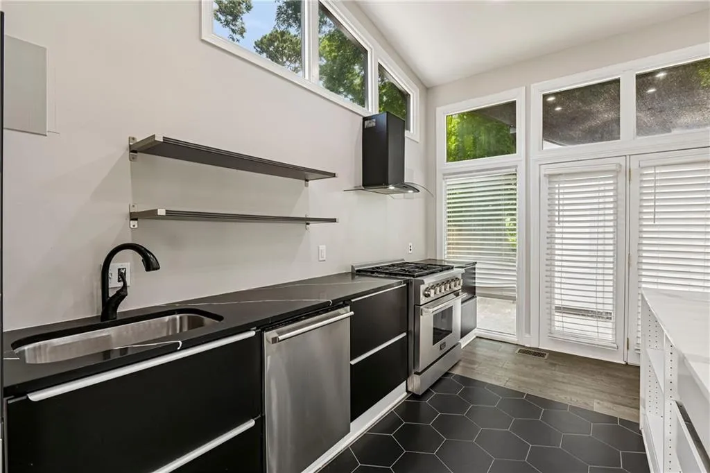215 Camden Road Ne, Atlanta, Georgia 30309, 4 Bedrooms Bedrooms, 0 ,3 BathroomsBathrooms,Residential,For Sale,215 Camden Road Ne,7764081