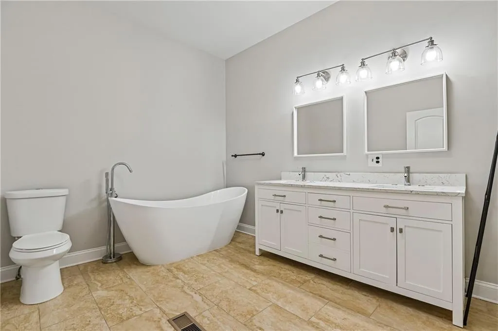 215 Camden Road Ne, Atlanta, Georgia 30309, 4 Bedrooms Bedrooms, 0 ,3 BathroomsBathrooms,Residential,For Sale,215 Camden Road Ne,7764081