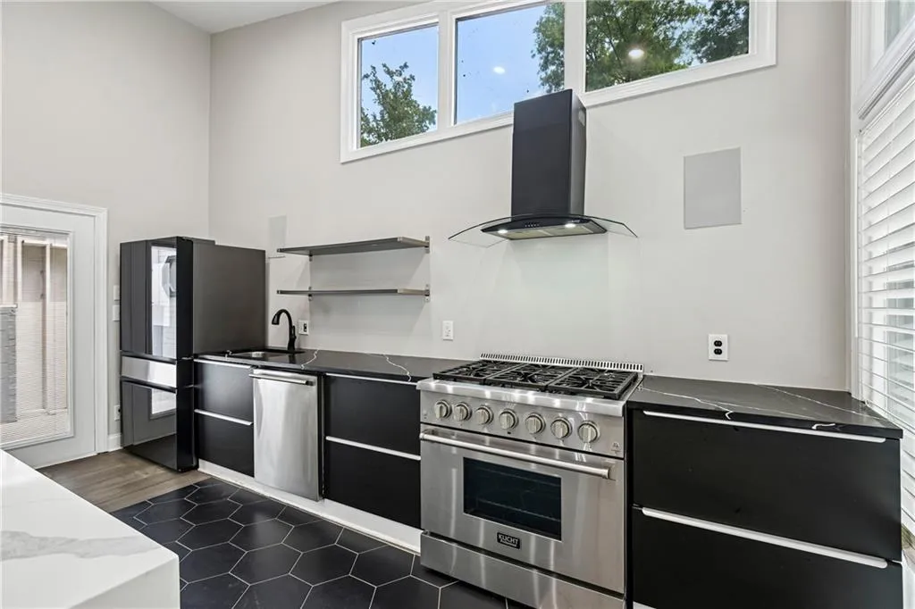 215 Camden Road Ne, Atlanta, Georgia 30309, 4 Bedrooms Bedrooms, 0 ,3 BathroomsBathrooms,Residential,For Sale,215 Camden Road Ne,7764081