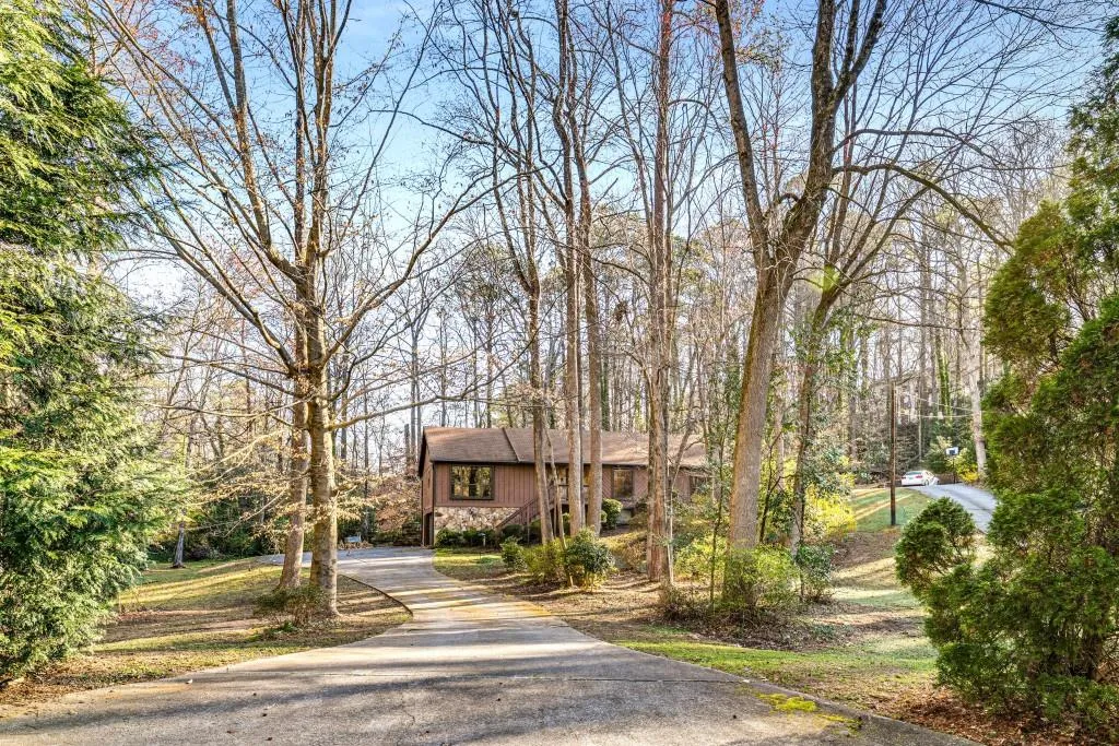 360 W Spalding Drive, Atlanta, Georgia 30328, 3 Bedrooms Bedrooms, ,2 BathroomsBathrooms,Residential,Sold,360 W Spalding Drive,7542239