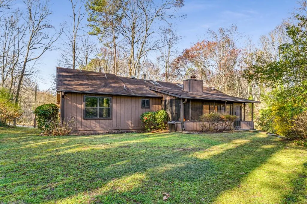 360 W Spalding Drive, Atlanta, Georgia 30328, 3 Bedrooms Bedrooms, ,2 BathroomsBathrooms,Residential,Sold,360 W Spalding Drive,7542239