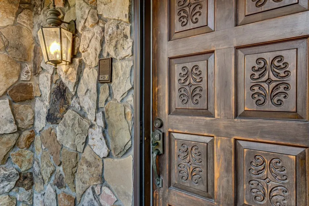 360 W Spalding Drive, Atlanta, Georgia 30328, 3 Bedrooms Bedrooms, ,2 BathroomsBathrooms,Residential,Sold,360 W Spalding Drive,7542239