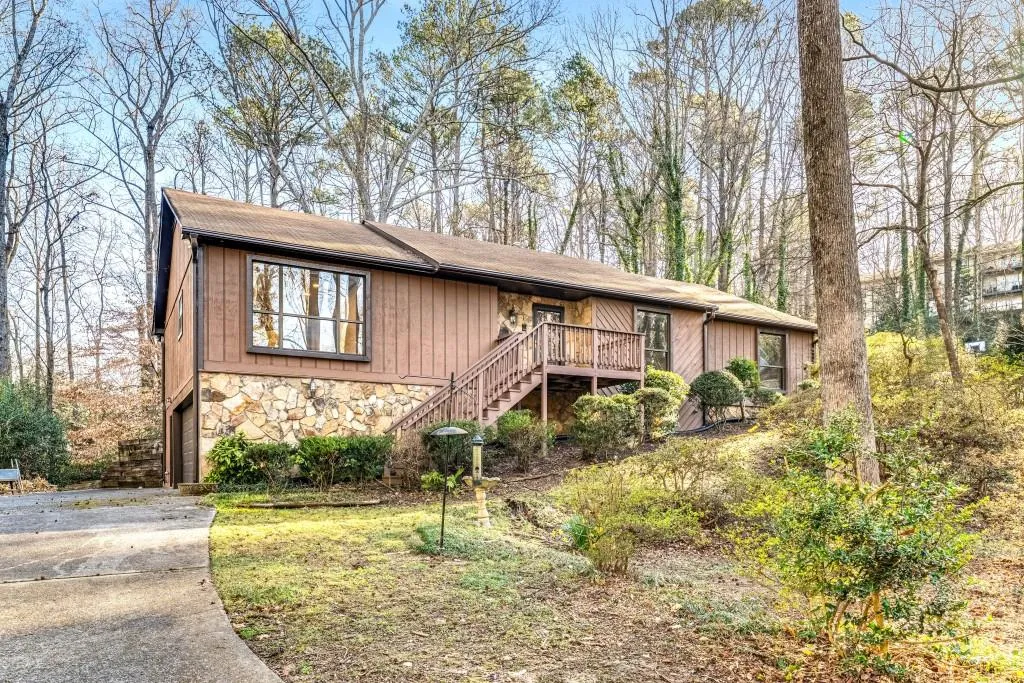 360 W Spalding Drive, Atlanta, Georgia 30328, 3 Bedrooms Bedrooms, ,2 BathroomsBathrooms,Residential,Sold,360 W Spalding Drive,7542239