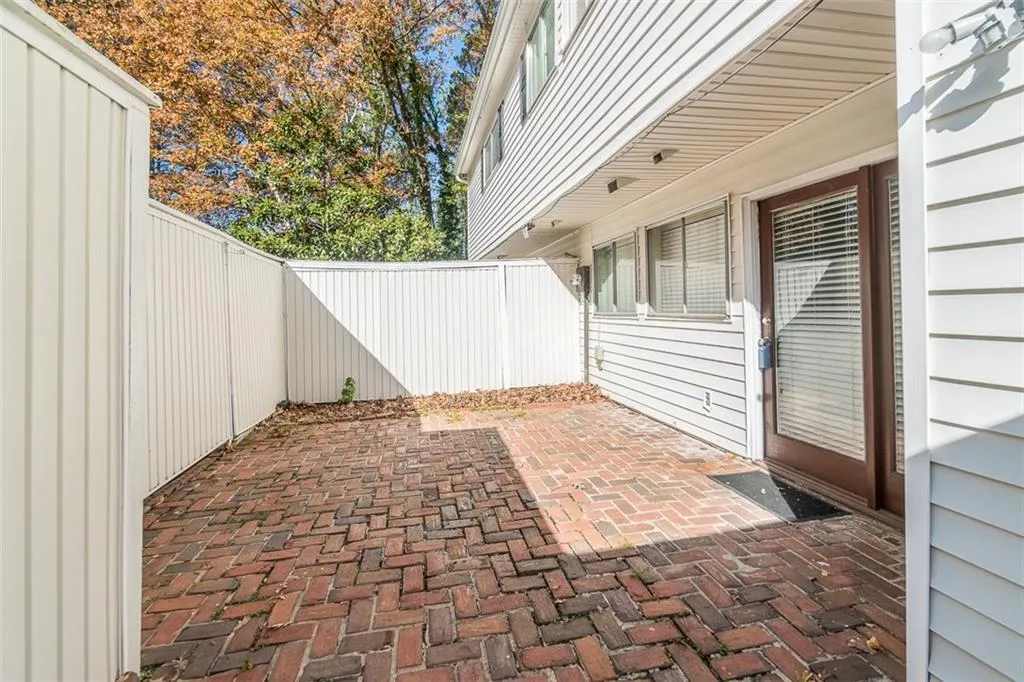 7316 Cardigan Circle, Sandy Springs, Georgia 30328, 3 Bedrooms Bedrooms, ,2 BathroomsBathrooms,Residential,Sold,7316 Cardigan Circle,5935757