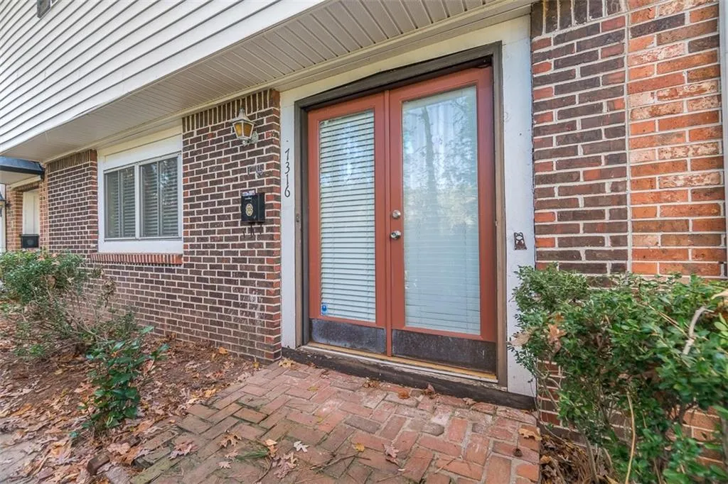 7316 Cardigan Circle, Sandy Springs, Georgia 30328, 3 Bedrooms Bedrooms, ,2 BathroomsBathrooms,Residential,Sold,7316 Cardigan Circle,5935757