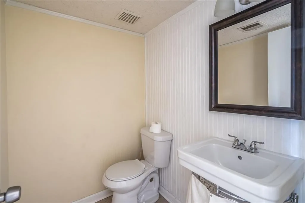 7316 Cardigan Circle, Sandy Springs, Georgia 30328, 3 Bedrooms Bedrooms, ,2 BathroomsBathrooms,Residential,Sold,7316 Cardigan Circle,5935757