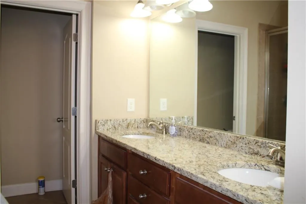 942 Telfair Close, Sandy Springs, Georgia 30350, 3 Bedrooms Bedrooms, ,3 BathroomsBathrooms,Residential,Sold,942 Telfair Close,5953594