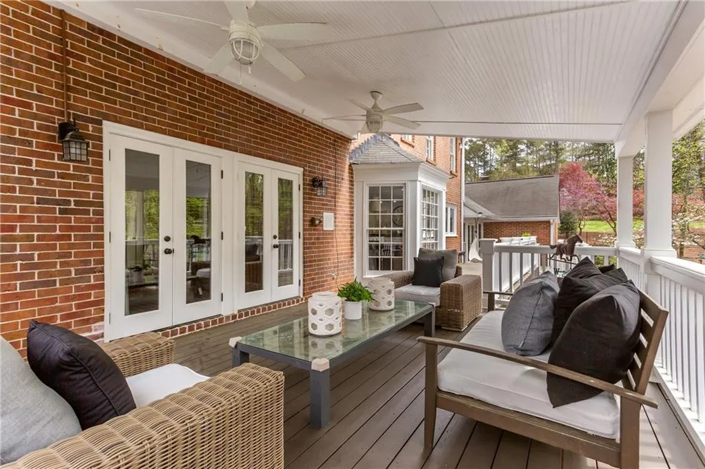 1939 Old Dominion Drive, Sandy Springs, Georgia 30350, 5 Bedrooms Bedrooms, ,4 BathroomsBathrooms,Residential,Sold,1939 Old Dominion Drive,6855344