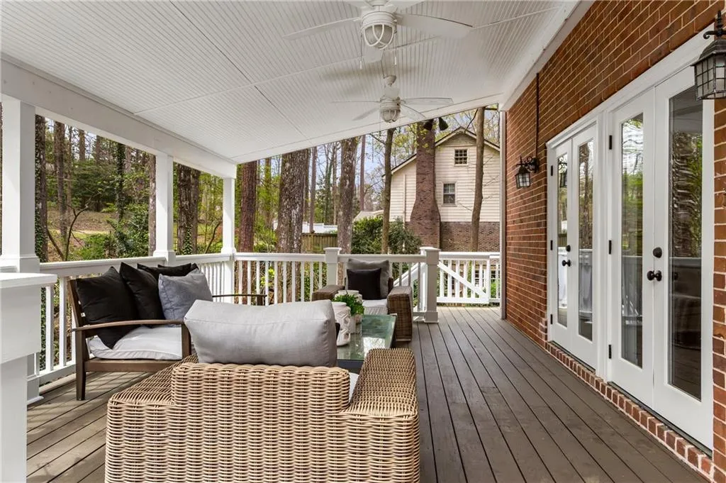 1939 Old Dominion Drive, Sandy Springs, Georgia 30350, 5 Bedrooms Bedrooms, ,4 BathroomsBathrooms,Residential,Sold,1939 Old Dominion Drive,6855344
