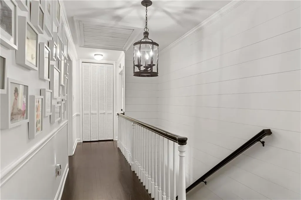 1939 Old Dominion Drive, Sandy Springs, Georgia 30350, 5 Bedrooms Bedrooms, ,4 BathroomsBathrooms,Residential,Sold,1939 Old Dominion Drive,6855344