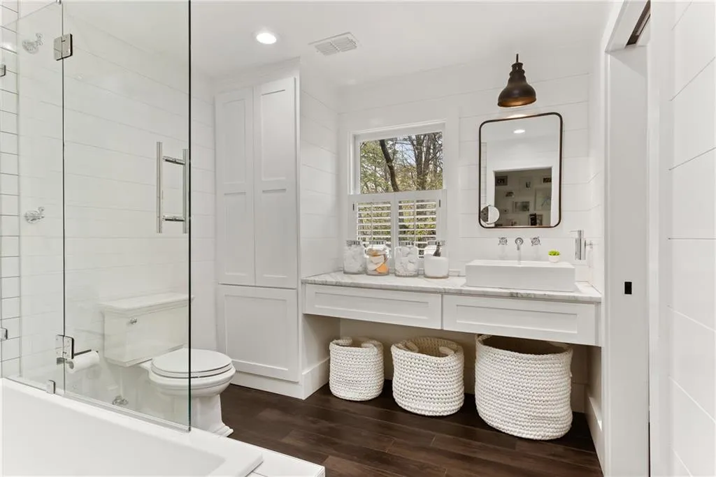 1939 Old Dominion Drive, Sandy Springs, Georgia 30350, 5 Bedrooms Bedrooms, ,4 BathroomsBathrooms,Residential,Sold,1939 Old Dominion Drive,6855344