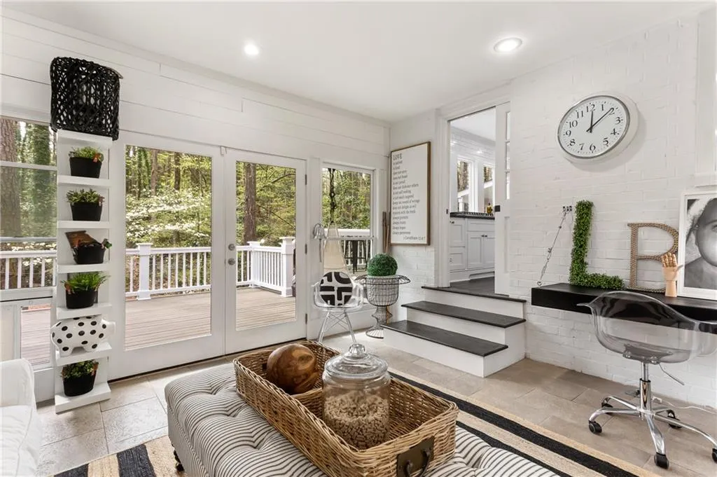 1939 Old Dominion Drive, Sandy Springs, Georgia 30350, 5 Bedrooms Bedrooms, ,4 BathroomsBathrooms,Residential,Sold,1939 Old Dominion Drive,6855344