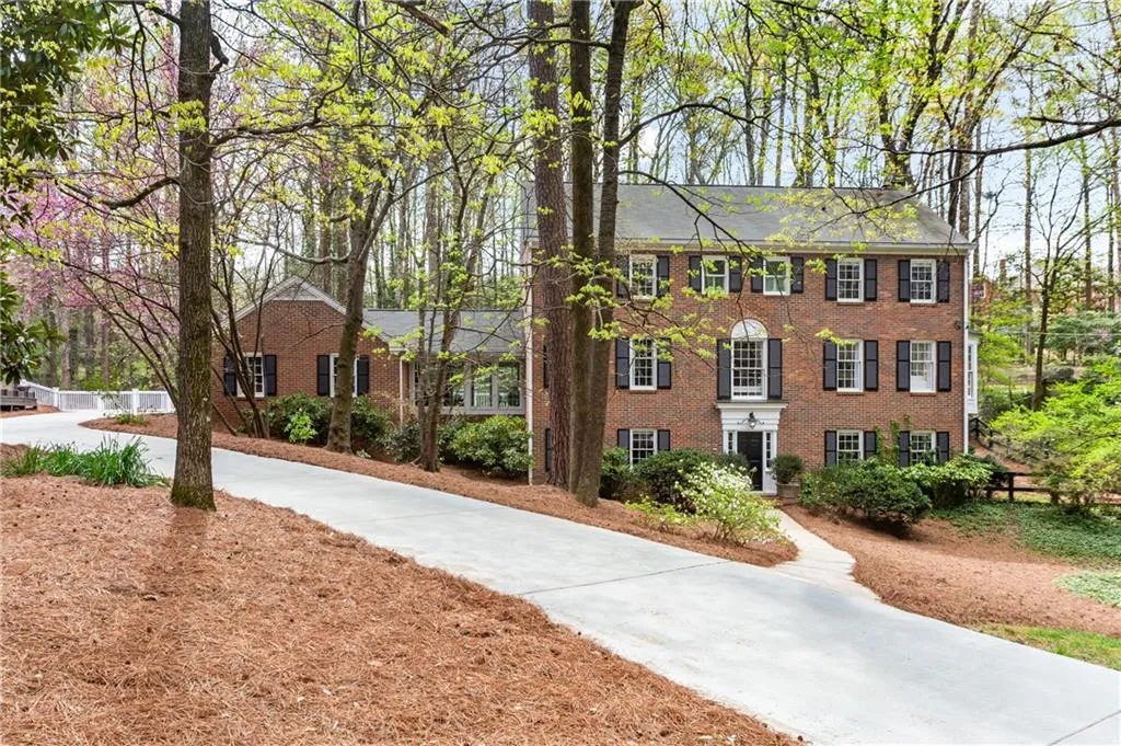 1939 Old Dominion Drive, Sandy Springs, Georgia 30350, 5 Bedrooms Bedrooms, ,4 BathroomsBathrooms,Residential,Sold,1939 Old Dominion Drive,6855344