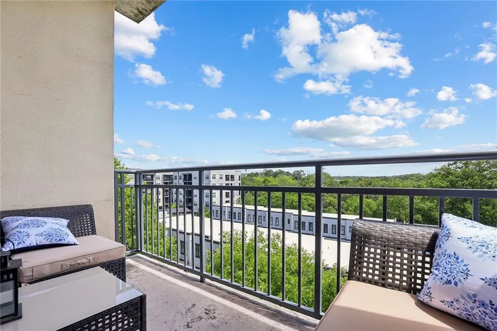 711 Cosmopolitan Drive Ne Unit 523, Atlanta, Georgia 30324, 2 Bedrooms Bedrooms, ,2 BathroomsBathrooms,Residential,For Sale,711 Cosmopolitan Drive Ne Unit 523,7546733