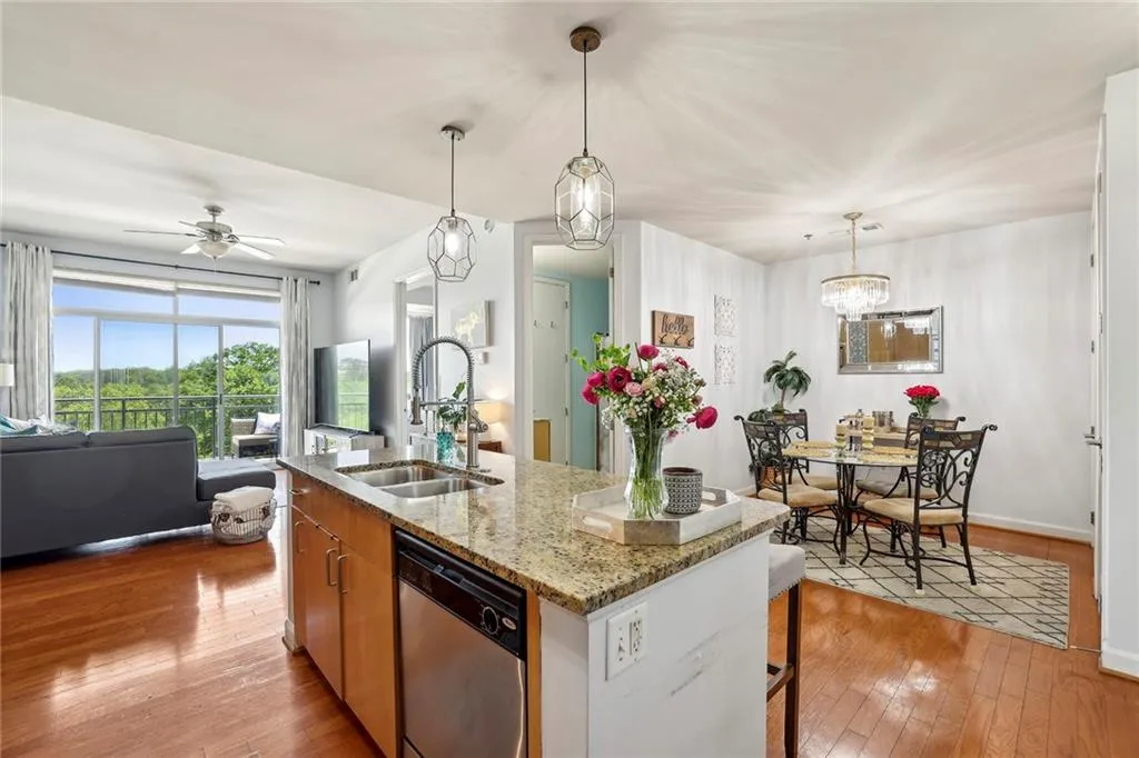 711 Cosmopolitan Drive Ne Unit 523, Atlanta, Georgia 30324, 2 Bedrooms Bedrooms, ,2 BathroomsBathrooms,Residential,For Sale,711 Cosmopolitan Drive Ne Unit 523,7546733