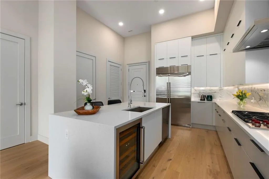 40 12th Street Ne Unit 803, Atlanta, Georgia 30309, 1 Bedroom Bedrooms, ,1 BathroomBathrooms,Residential,Sold,40 12th Street Ne Unit 803,7574644