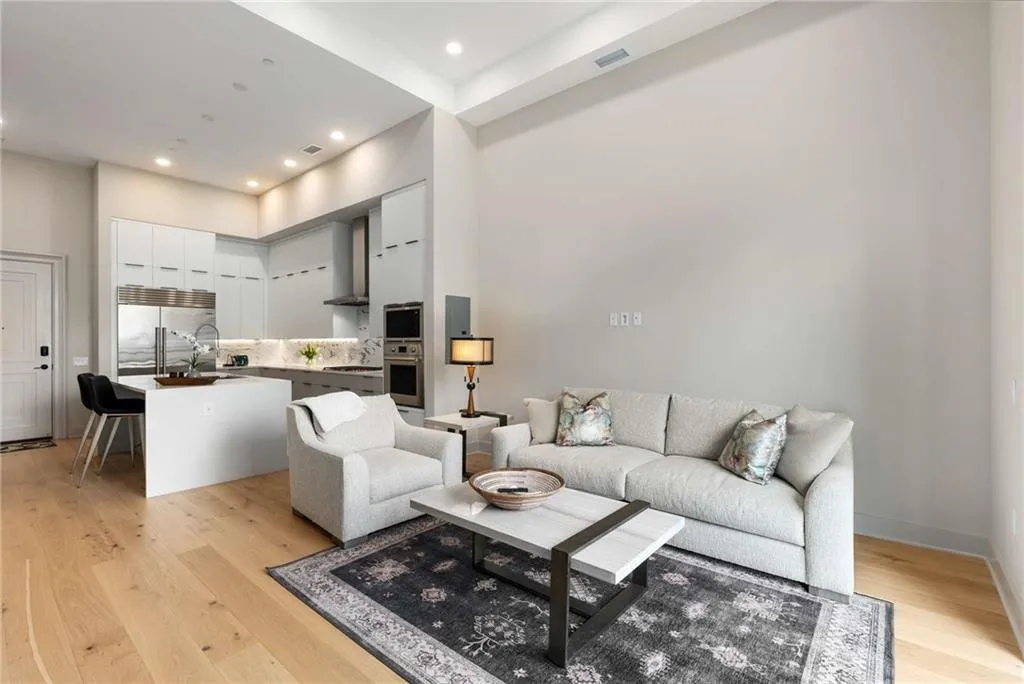 40 12th Street Ne Unit 803, Atlanta, Georgia 30309, 1 Bedroom Bedrooms, ,1 BathroomBathrooms,Residential,Sold,40 12th Street Ne Unit 803,7574644