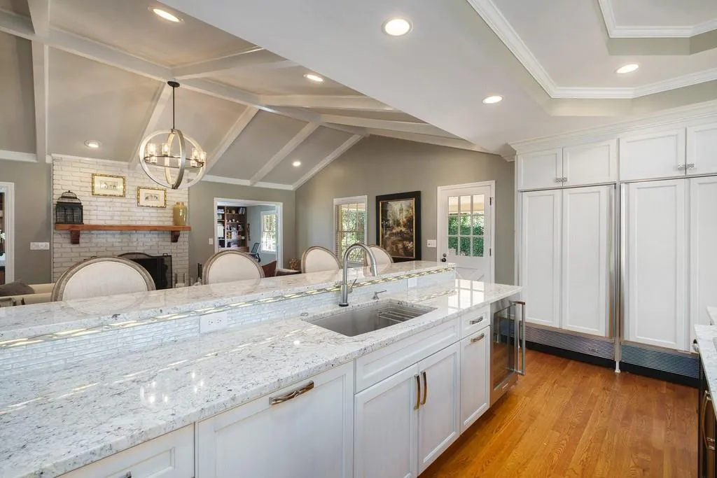 8875 Huntcliff Trace, Sandy Springs, Georgia 30350, 5 Bedrooms Bedrooms, ,4 BathroomsBathrooms,Residential,Sold,8875 Huntcliff Trace,6862089