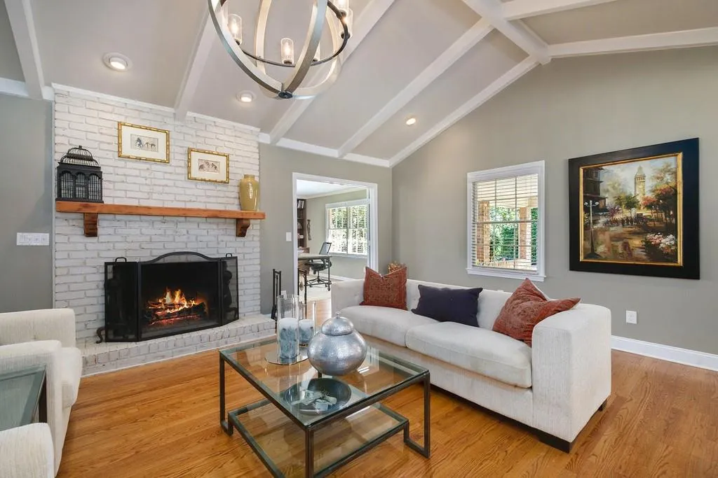 8875 Huntcliff Trace, Sandy Springs, Georgia 30350, 5 Bedrooms Bedrooms, ,4 BathroomsBathrooms,Residential,Sold,8875 Huntcliff Trace,6862089