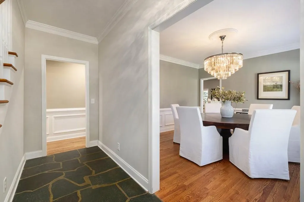 8875 Huntcliff Trace, Sandy Springs, Georgia 30350, 5 Bedrooms Bedrooms, ,4 BathroomsBathrooms,Residential,Sold,8875 Huntcliff Trace,6862089