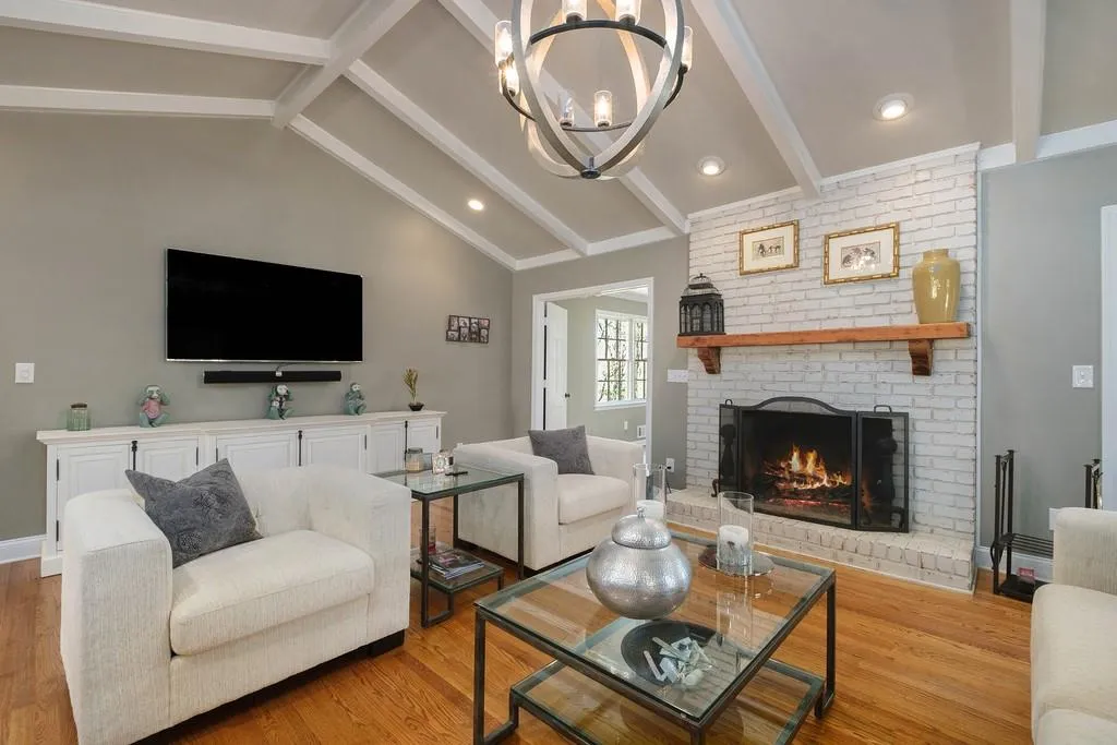 8875 Huntcliff Trace, Sandy Springs, Georgia 30350, 5 Bedrooms Bedrooms, ,4 BathroomsBathrooms,Residential,Sold,8875 Huntcliff Trace,6862089