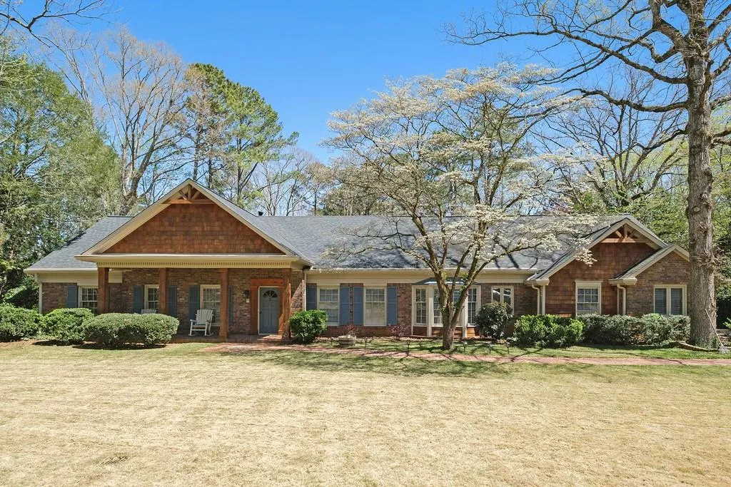 8875 Huntcliff Trace, Sandy Springs, Georgia 30350, 5 Bedrooms Bedrooms, ,4 BathroomsBathrooms,Residential,Sold,8875 Huntcliff Trace,6862089