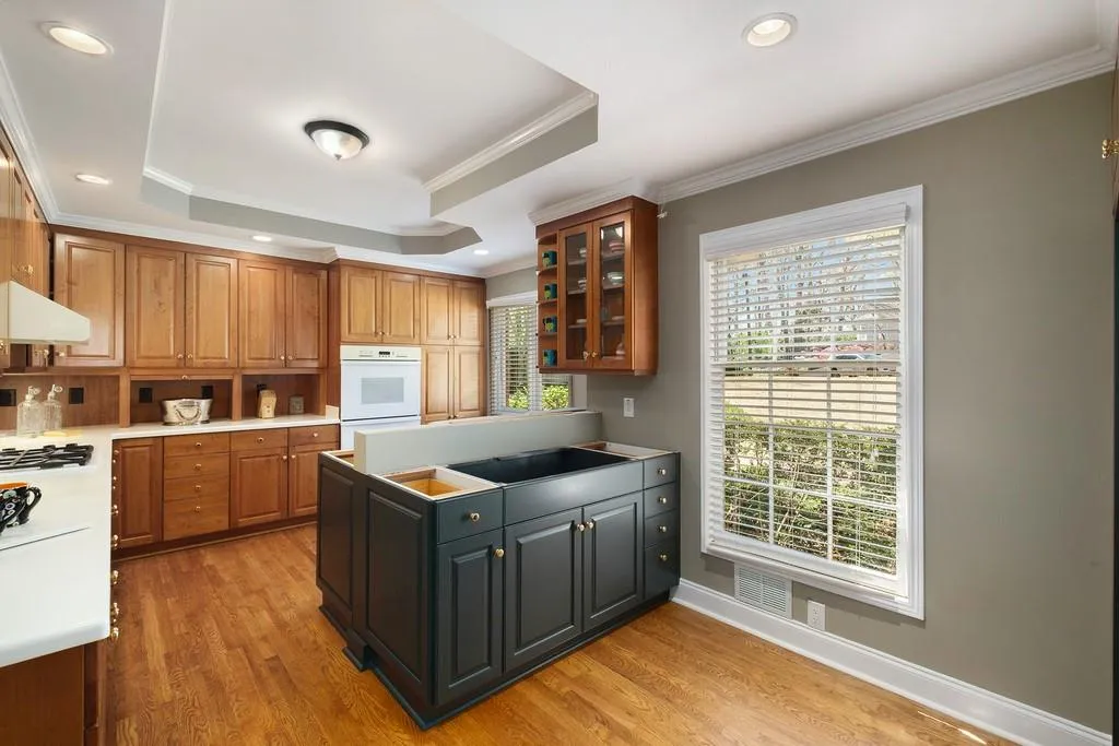 8875 Huntcliff Trace, Sandy Springs, Georgia 30350, 5 Bedrooms Bedrooms, ,4 BathroomsBathrooms,Residential,Sold,8875 Huntcliff Trace,6862089