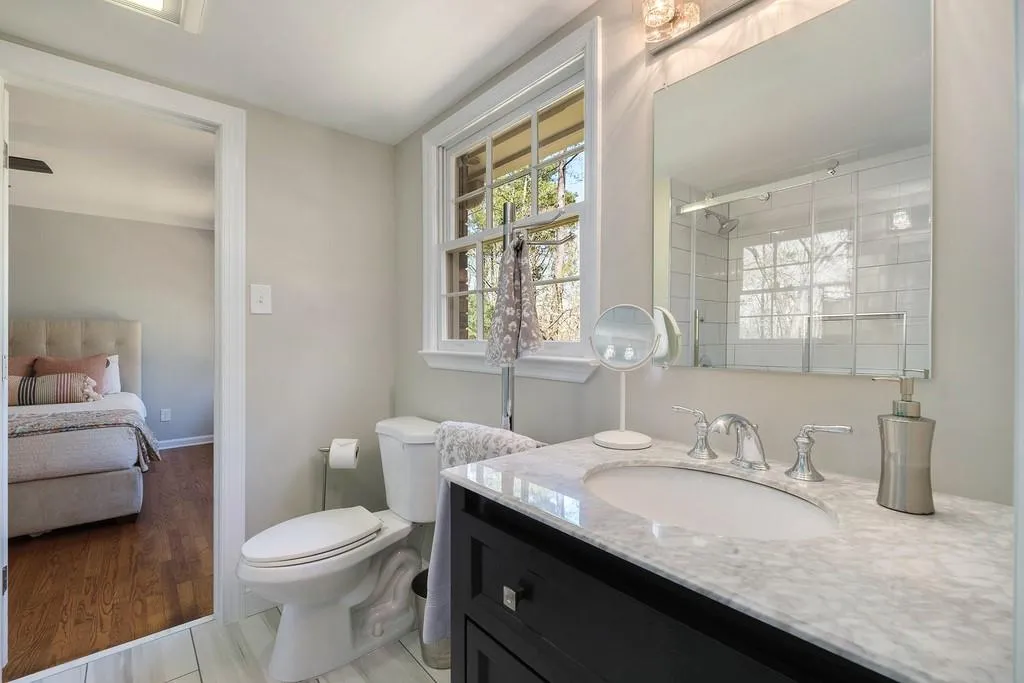 8875 Huntcliff Trace, Sandy Springs, Georgia 30350, 5 Bedrooms Bedrooms, ,4 BathroomsBathrooms,Residential,Sold,8875 Huntcliff Trace,6862089